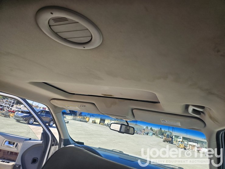 2009-ford-flex-image-39