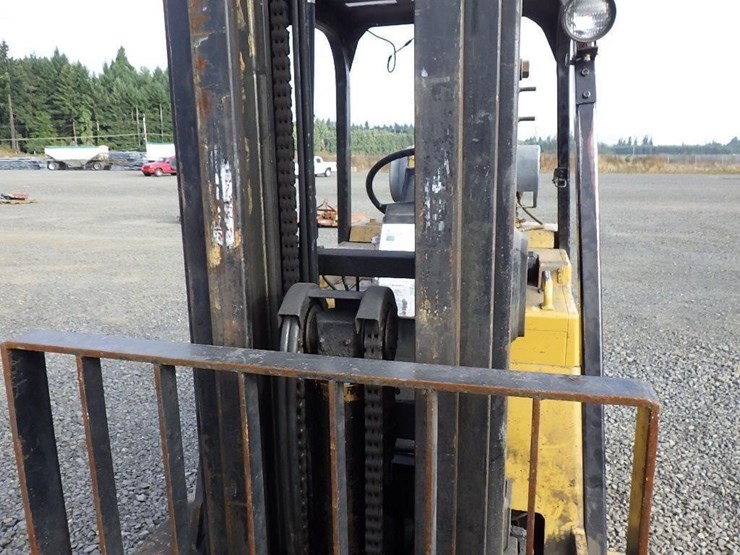 caterpillar-t70d-forklift-image-10