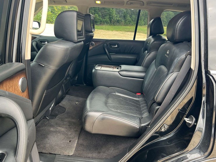 2012-infiniti-qx56-image-15