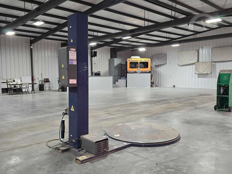 2015-lantech-g-series-stretch-wrapper-image-3