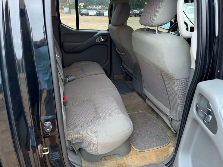 2015-nissan-frontier-image-16