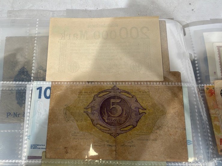 #40311-•-foreign-currency-bank-notes-image-146