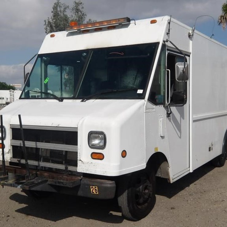 2002 WORKHORSE P42