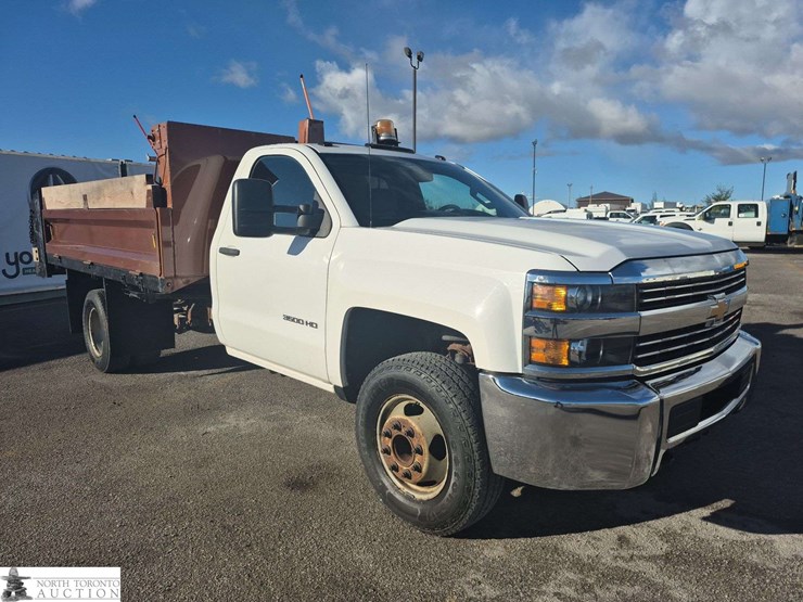 2016-chevrolet-silverado-3500hd-image-3