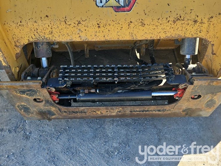 2022-caterpillar-289d3-image-25