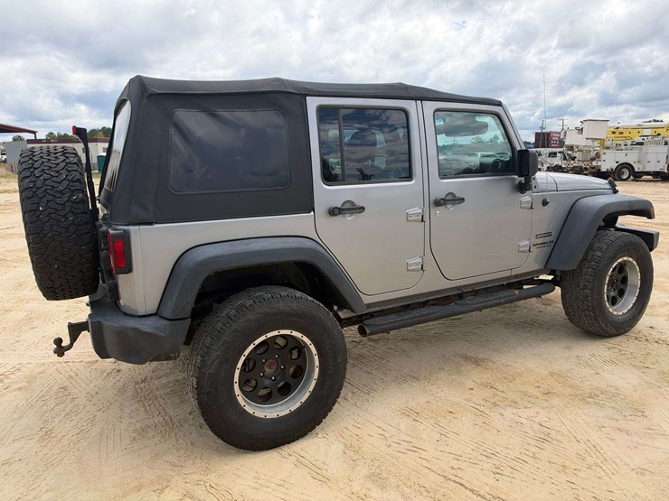 2016-jeep-wrangler-image-3