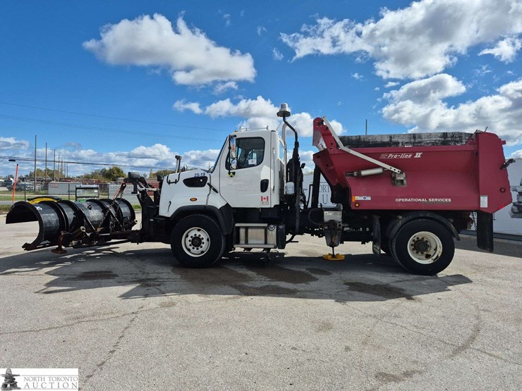 2019-freightliner-108sd-image-8