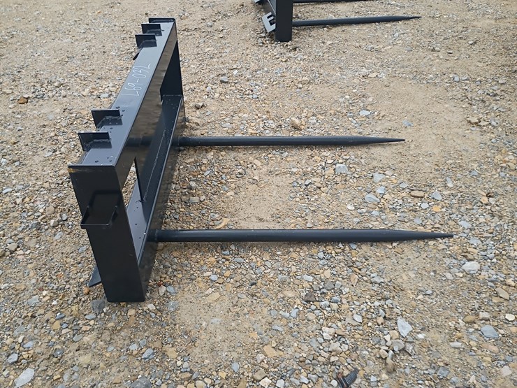 #l69-032-•-jct-bale-spear-skid-steer-attachment-image-4