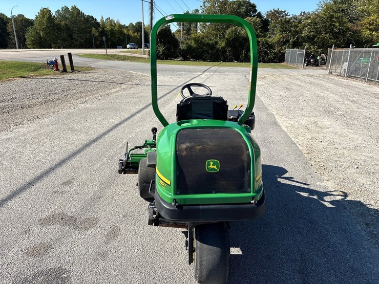 #1083-•-john-deere-2550e-*diesel*-riding-greensmower-image-4