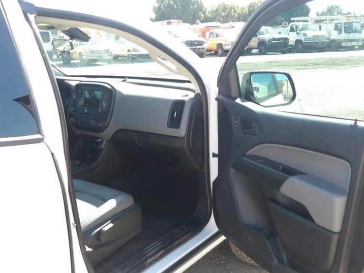 2019-chevrolet-colorado-image-11