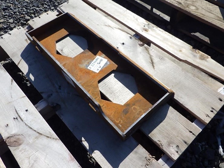 skid-steer-plate-attachment-24"-image-4