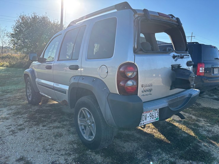 2005-jeep-liberty-image-6