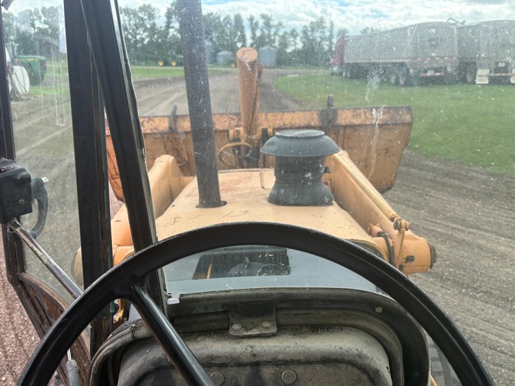 2013-john-deere-410-image-16