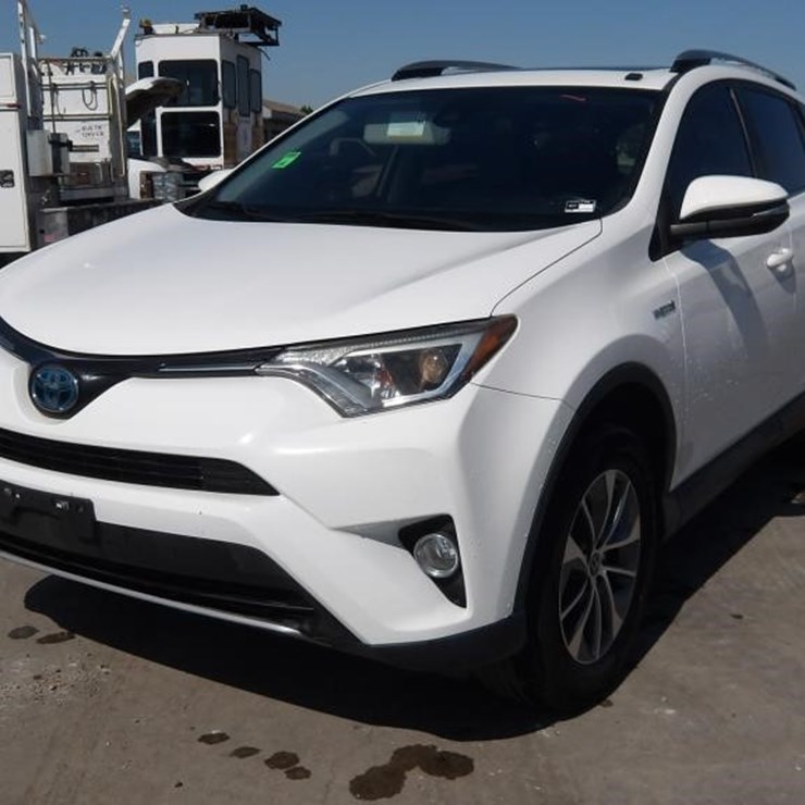 2017 TOYOTA RAV4 XLE