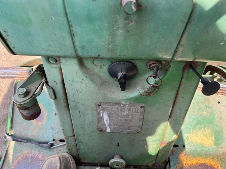 john-deere-3010-image-25