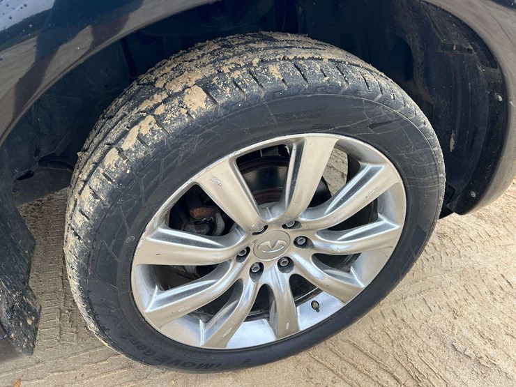 2012-infiniti-qx56-image-28