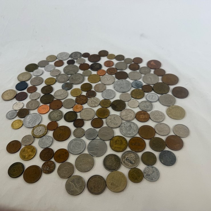 #40131 • BAG OF MISC FOREIGN COINS
