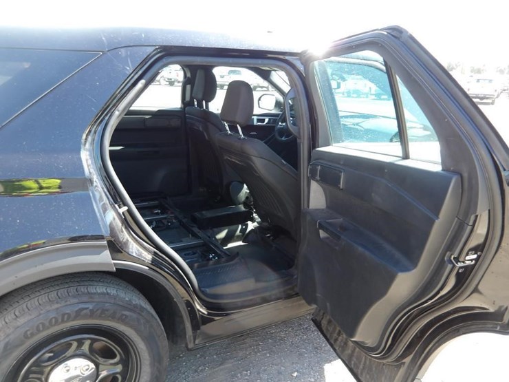 2020-ford-explorer-image-9