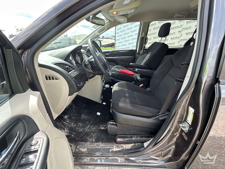 2020-dodge-grand-caravan-image-13
