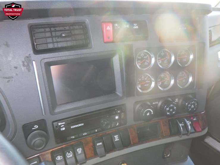 2022-kenworth-t680-image-17