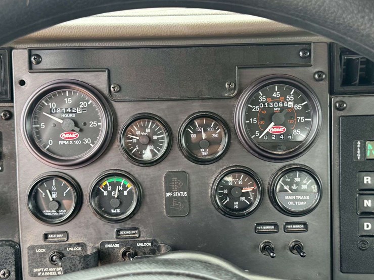 2009-peterbilt-340-image-50
