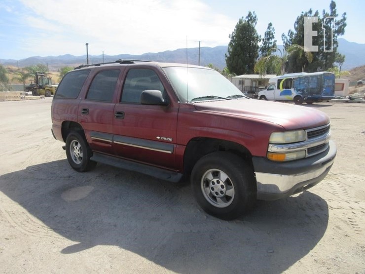 2002-chevrolet-tahoe-image-2