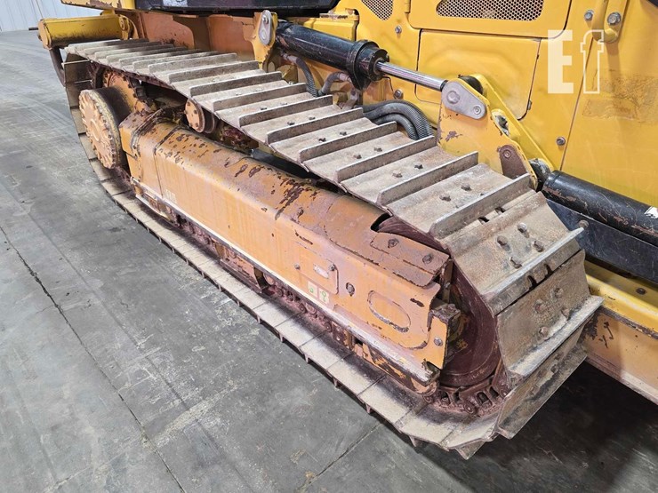 2022-caterpillar-d1-image-36