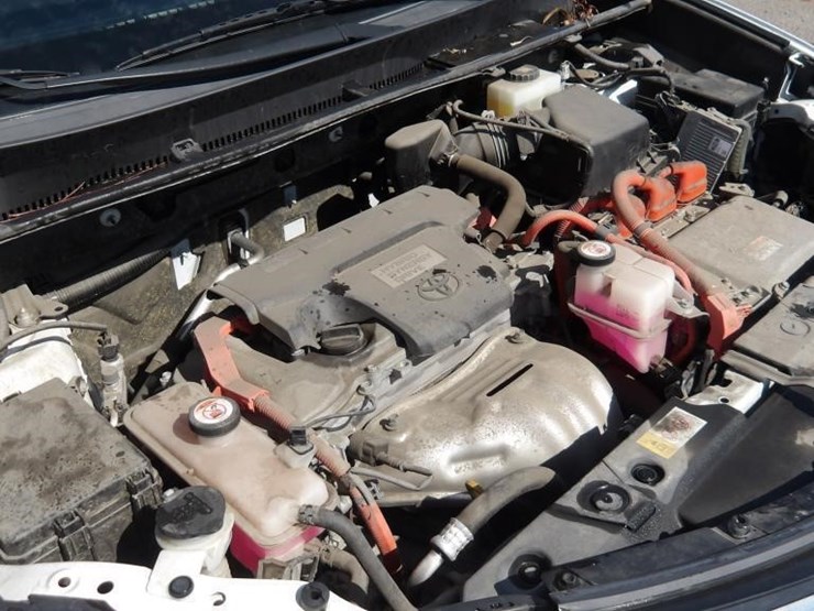2017-toyota-rav4-xle-image-8
