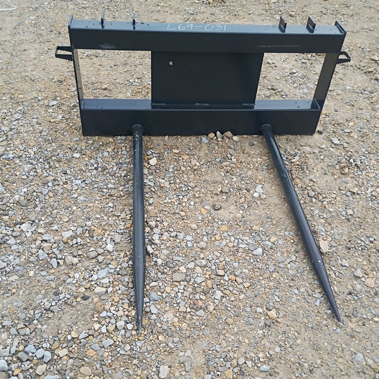 #L69-031 • JCT Bale Spear Skid Steer Attachment