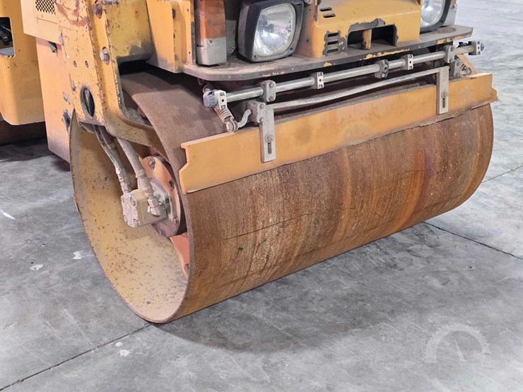 caterpillar-cb24b-image-10