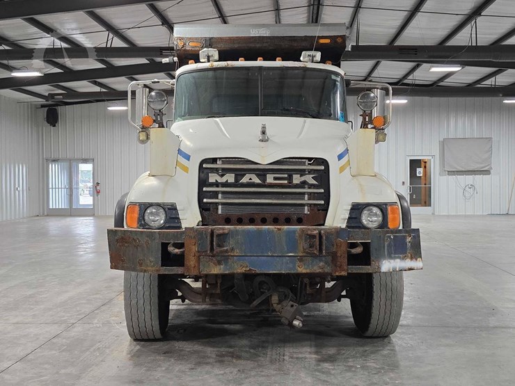 2005-mack-granite-cv713-image-7