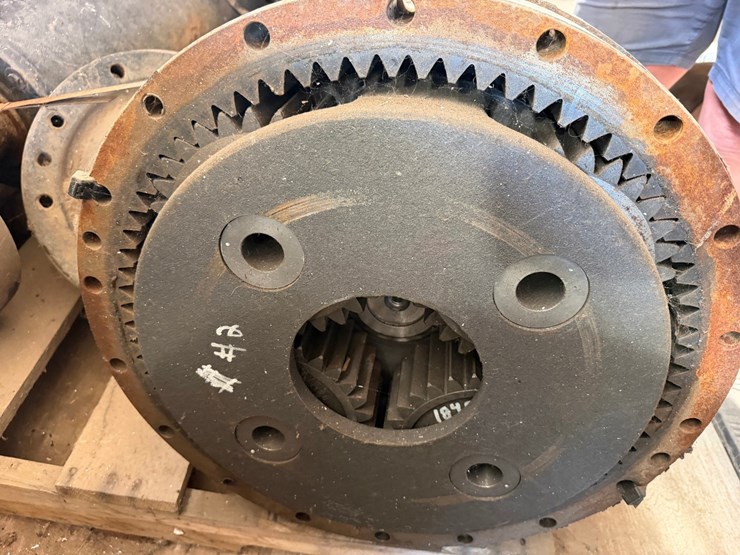 #1610-•-new-holland-t9.450-planetary-final-drive-assemblies-450/460-series-axle-applications-image-6