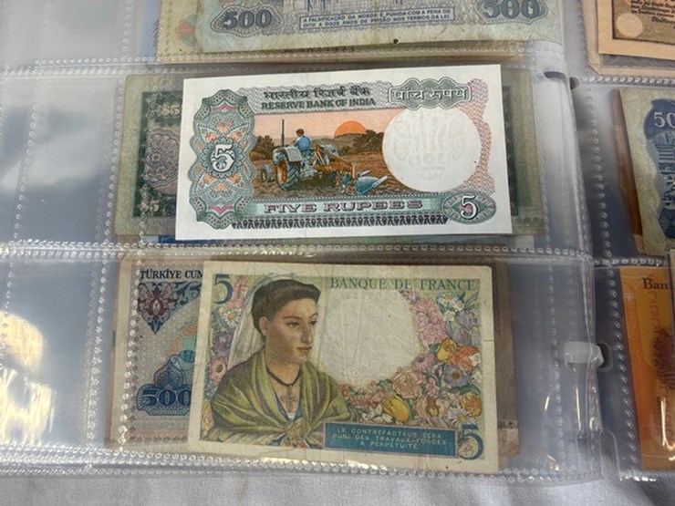 #40310-•-foreign-currency-bank-notes-image-147