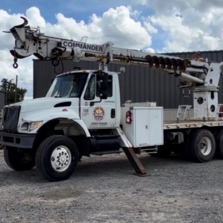 2002 INTERNATIONAL DT466