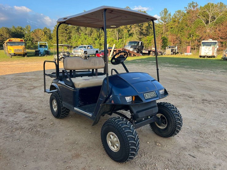 e-z-go-txt-electric-golf-cart-custom-lifted-image-4