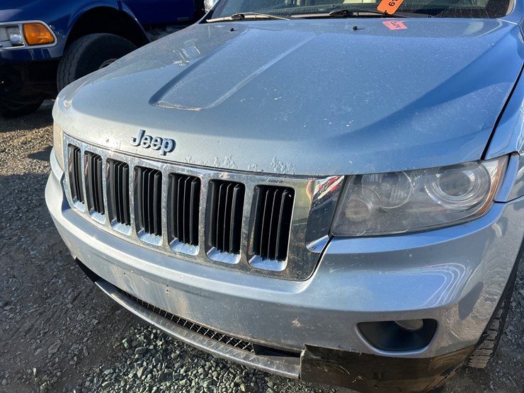2012-jeep-grand-cherokee-image-11