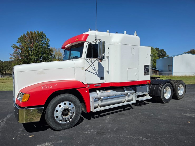 2001-freightliner-fld120-image-3