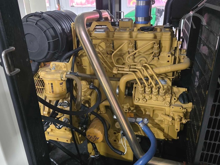 2015-caterpillar-xq30-8-image-14
