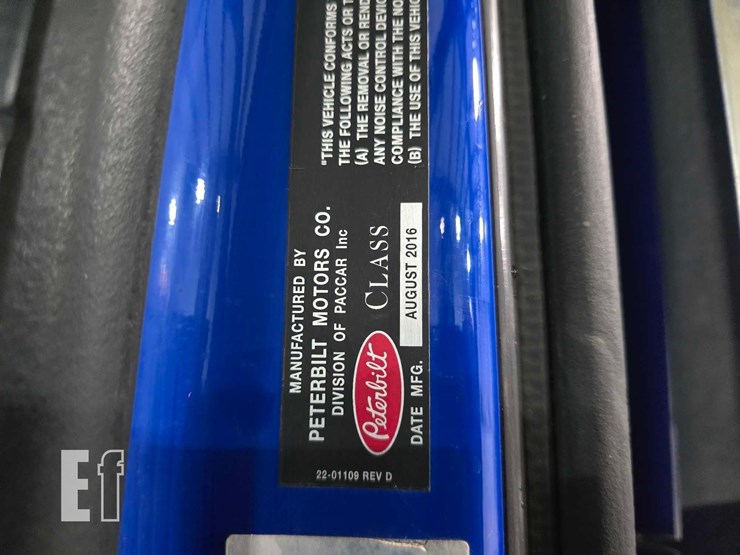 2017-peterbilt-579-image-35