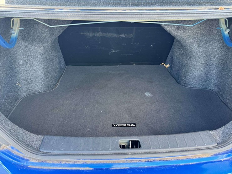 2013-nissan-versa-sv-4dr-sedan---140,734-miles-image-18