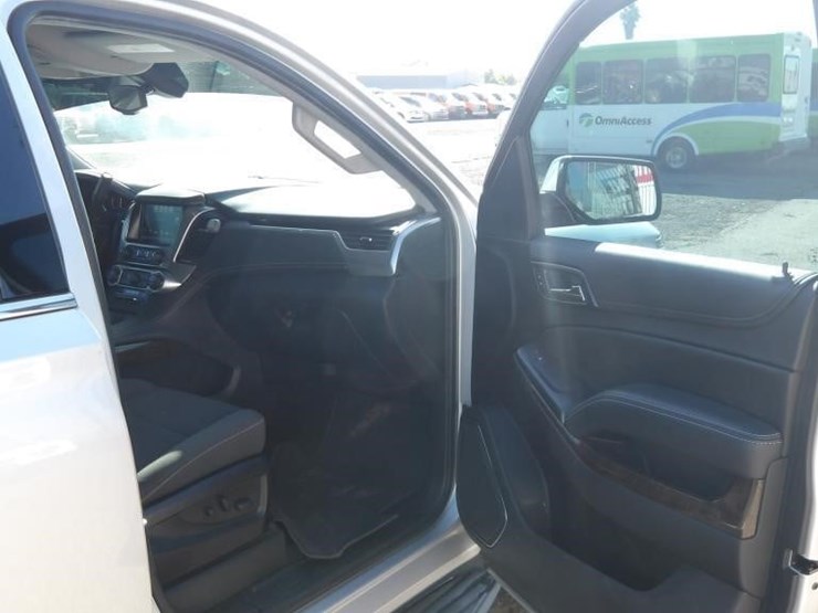 2018-chevrolet-tahoe-image-11
