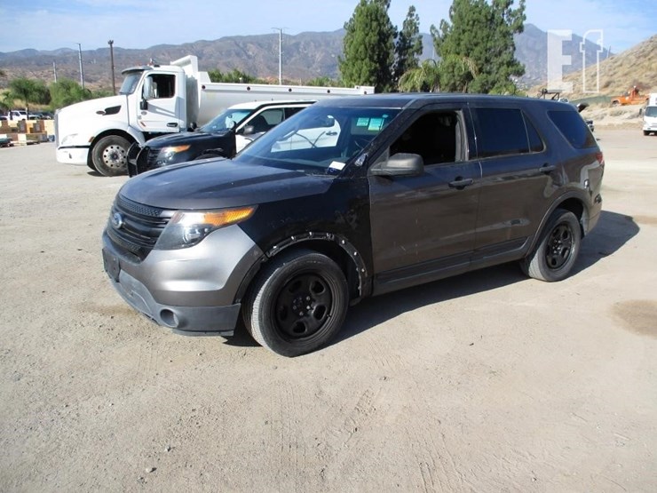 2015-ford-explorer-image-1