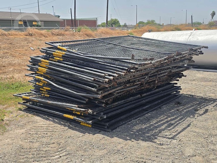 qty.-(51)-mesh-wire-with-tubular-frame fencing-pan-image-2