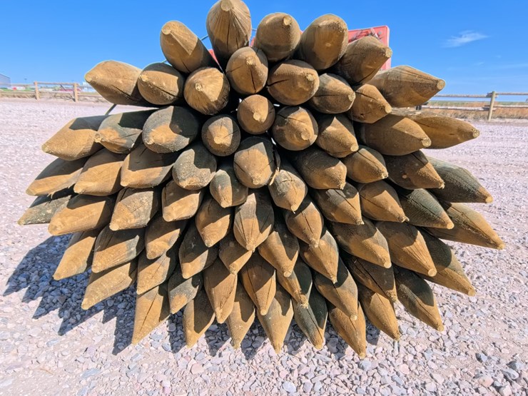 #2040-•-new-4-5-inch-x-6.5ft-treated-wooden-fence-posts-(70-count)-image-4