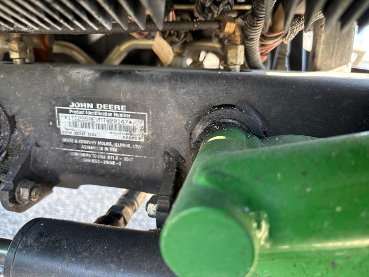 #1083-•-john-deere-2550e-*diesel*-riding-greensmower-image-12
