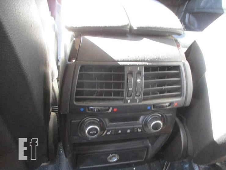 2011-bmw-x5-image-13