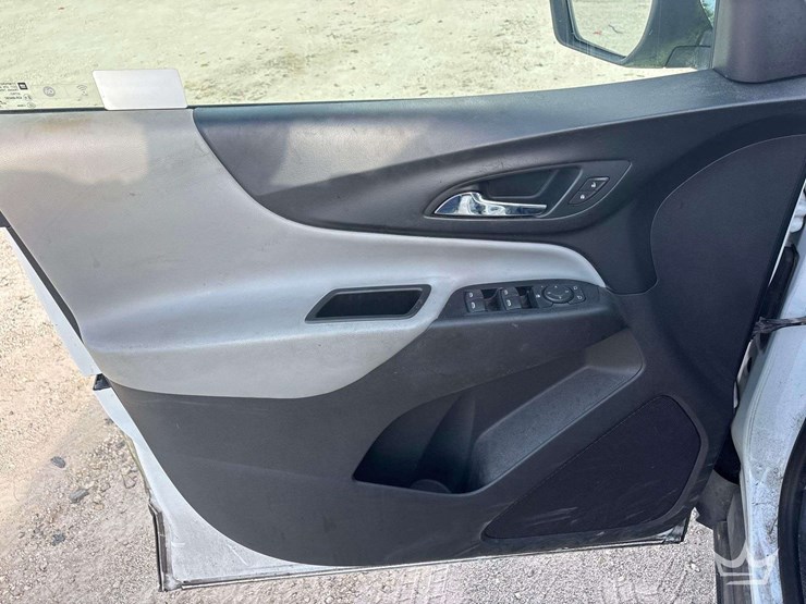2019-chevrolet-equinox-image-11