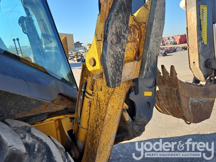 2018-deere-410l-image-24