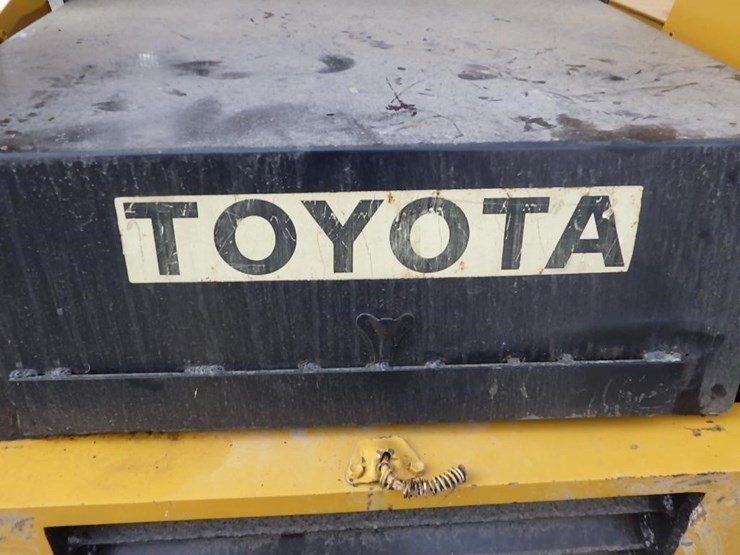 toyota-sdk8-skid-steer-loader-image-18