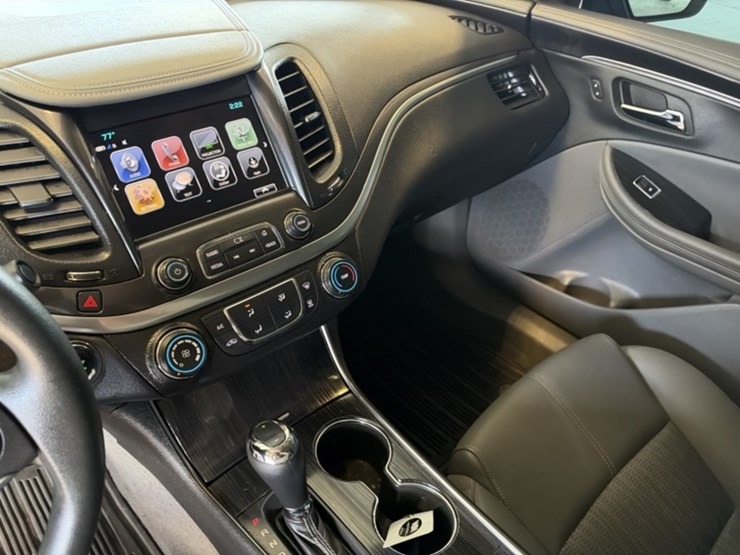 2019-chevrolet-impala-sdn-image-24